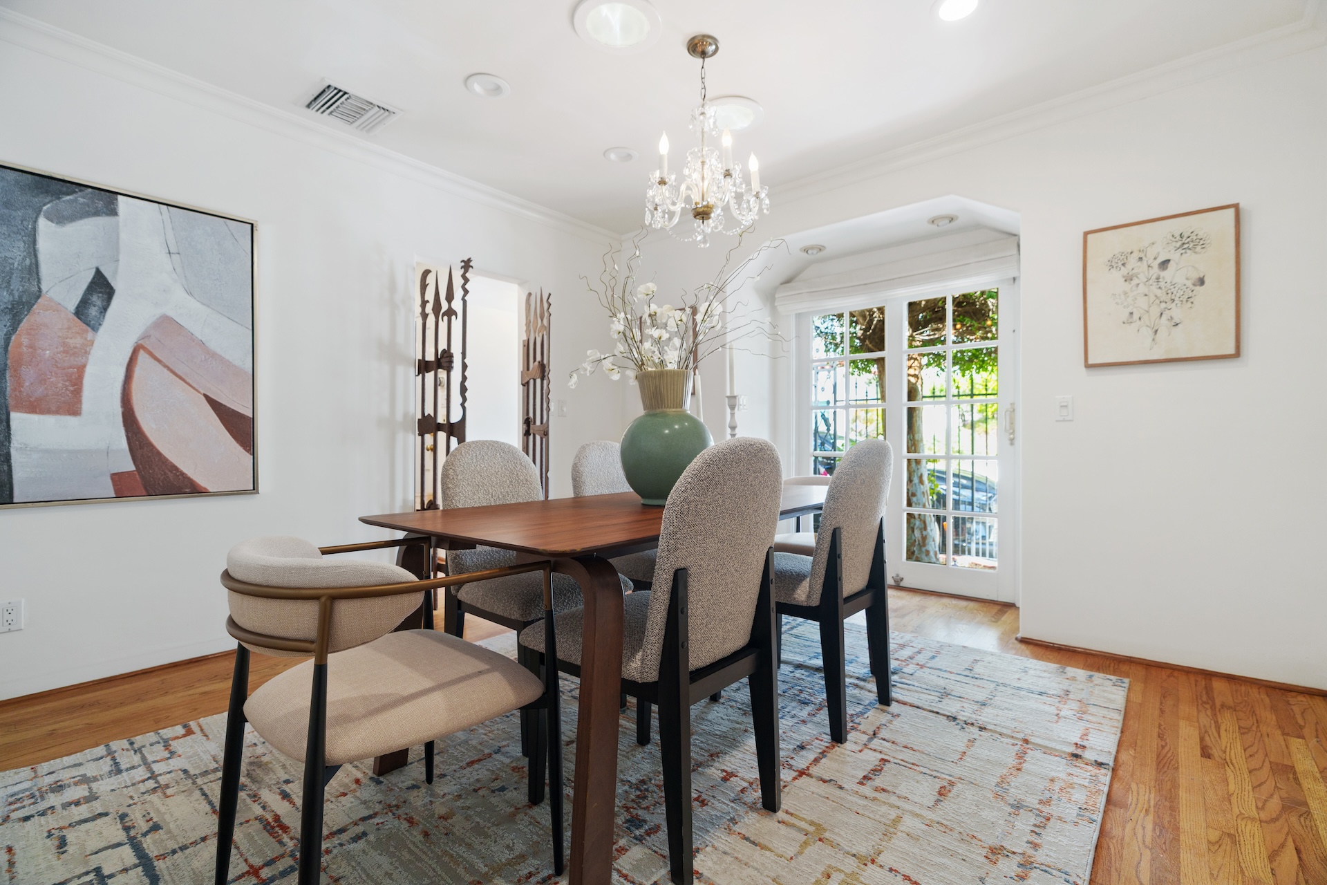 Dining room detail